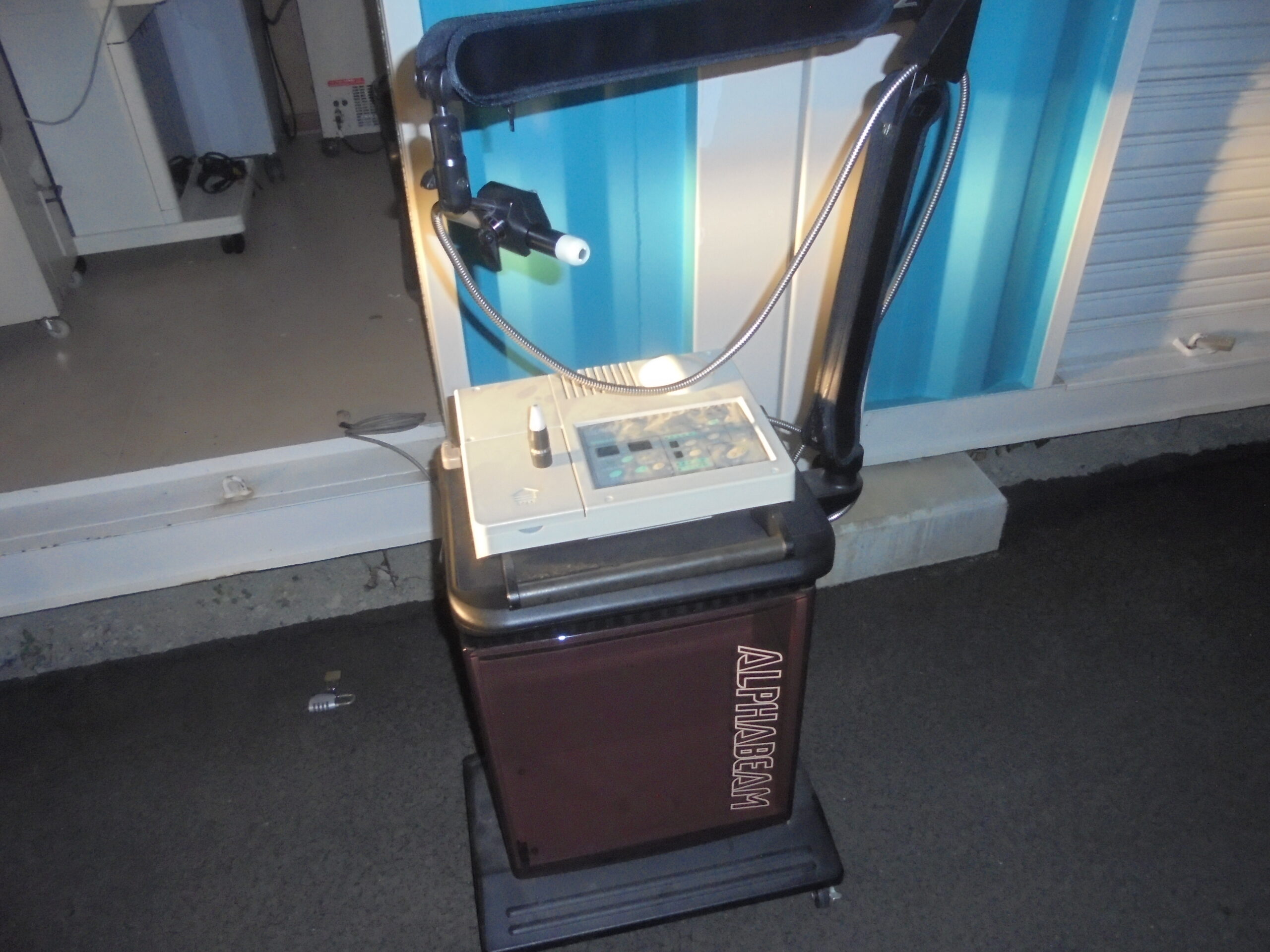 アルファビーム（近赤外線治療器 ポータブル） ALB－P1 (ミナト